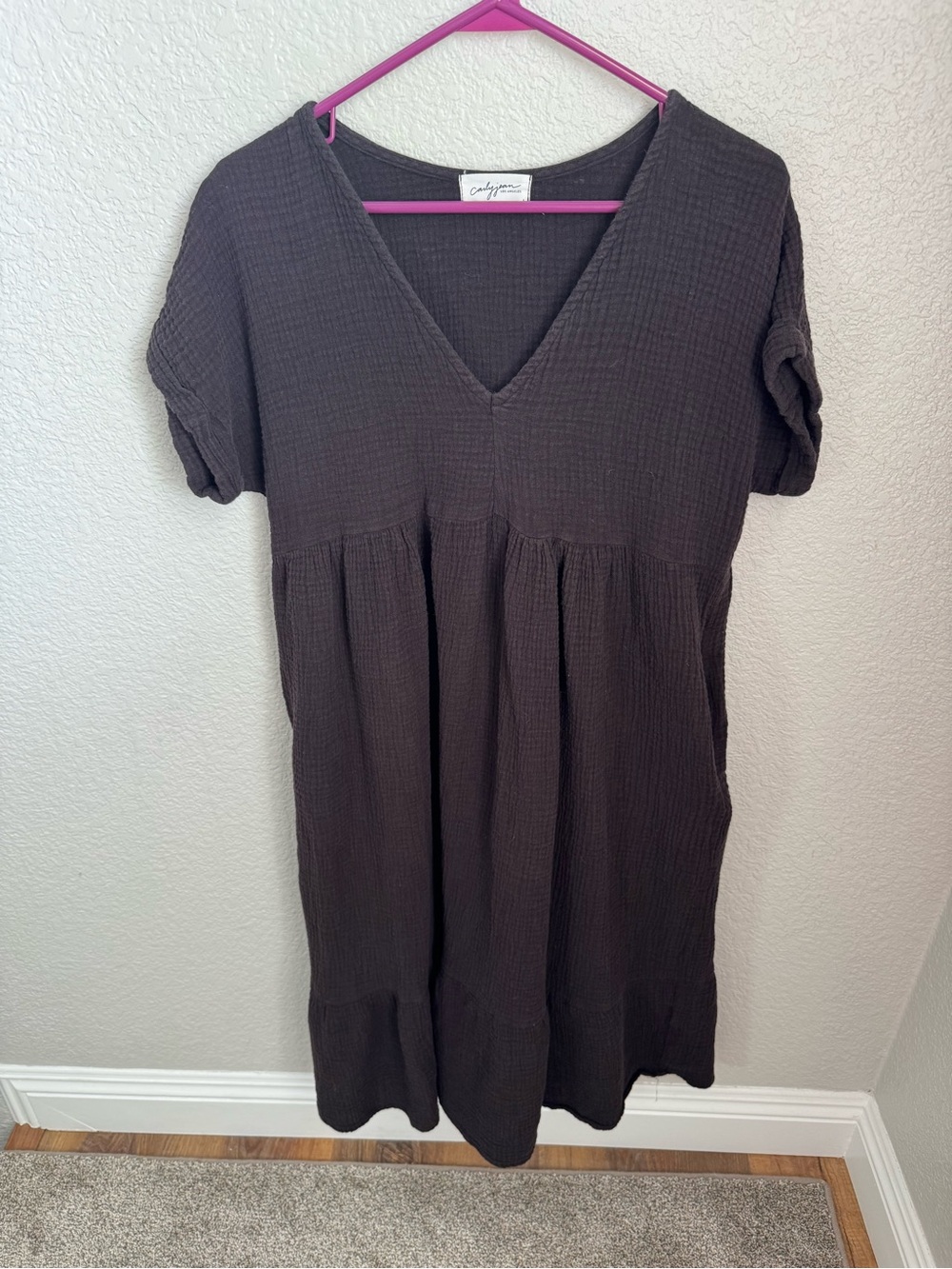 Carly Jean Los Angeles Black V-Neck Dress